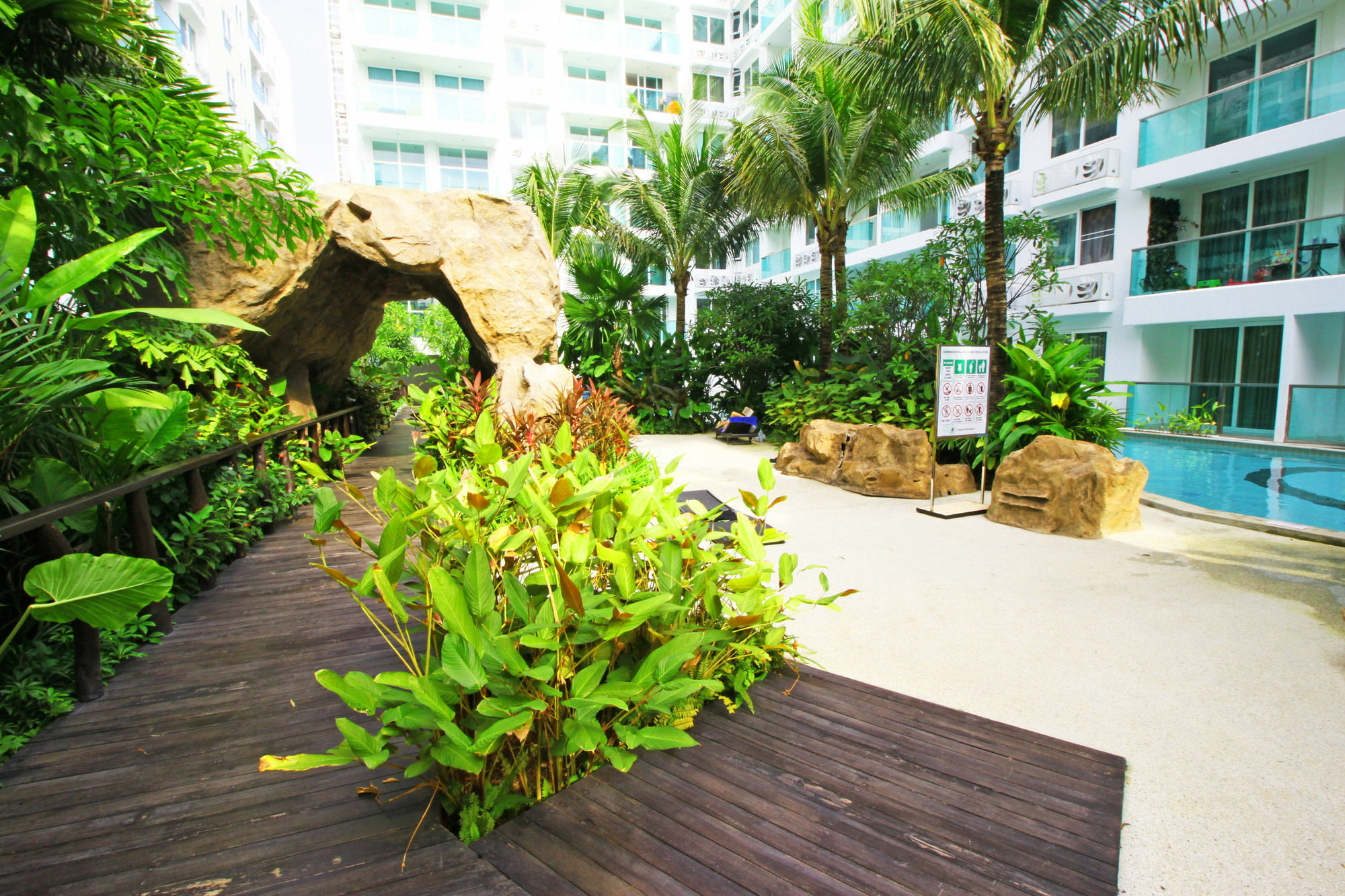 Amazon Residence By Pattaya Sunny Rentals Jomtien Beach Eksteriør billede